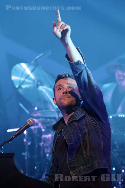 DAMON ALBARN - 2014-07-09 - PARIS - Salle Pleyel - Damon Albarn